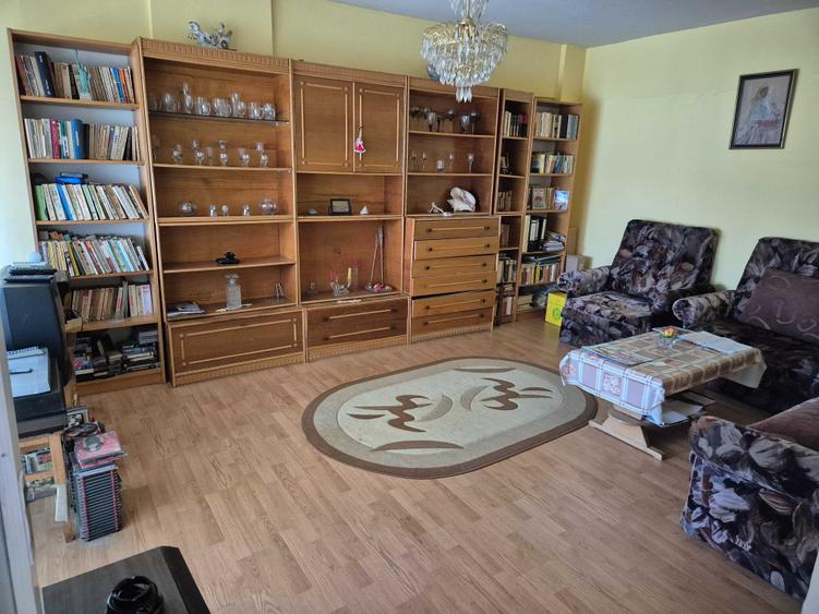 Apartament cu 2 camere decomandat în Griviței