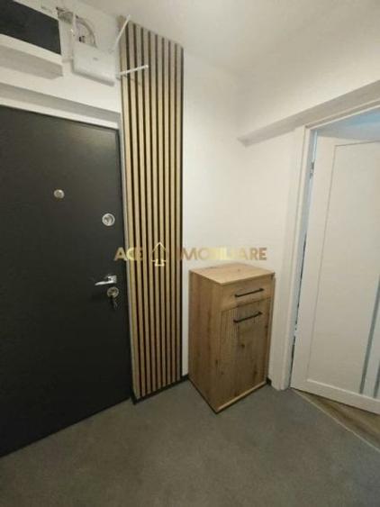 Apartament cu 2 camere semidecomandat, mobilat în Giurgiului