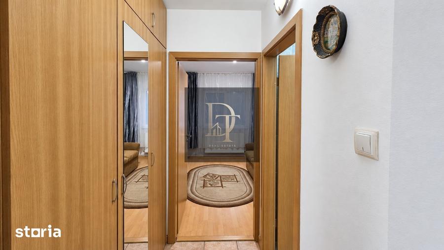 Apartament cu 3 camere decomandat în Tractorul