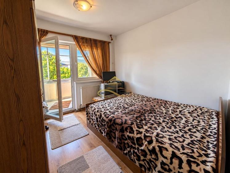 Apartament cu 3 camere decomandat în 9 Mai