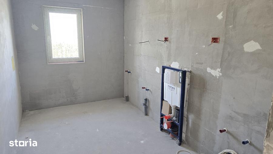 Casă cu 4 camere cu Teren 501 Mp în Zăvoi