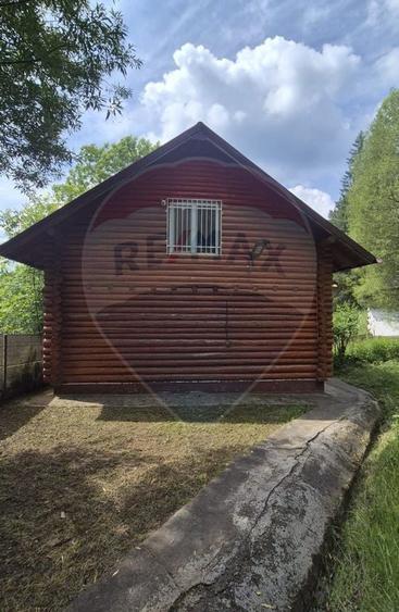 Casă cu 3 camere cu Teren 863 Mp în Dolhești