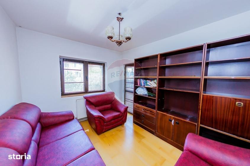 Apartament cu 4 camere decomandat în Republicii