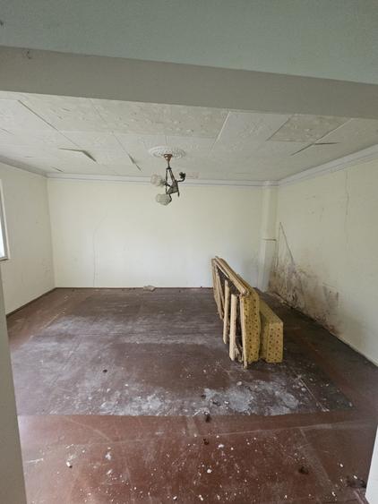 Casă cu 3 camere în Central