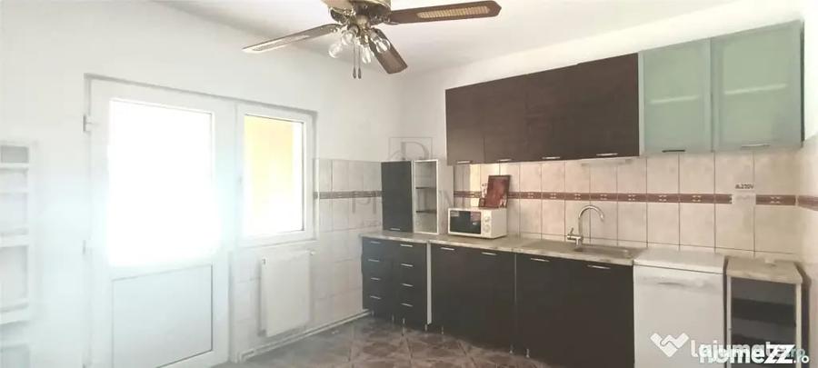 Casă cu 5 camere cu Teren 600 Mp în Lipovei