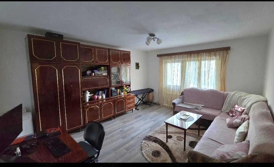Apartament cu 3 camere decomandat în Complex Studențesc