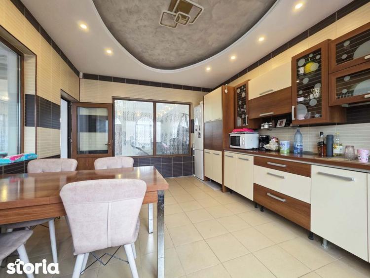 Casă cu 6 camere cu Teren 302 Mp în Valu lui Traian