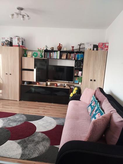 Apartament cu 2 camere semidecomandat în Exterior Vest