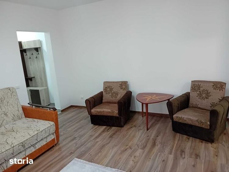 Inchiriez apartament 2 camere, 350 E - 8
