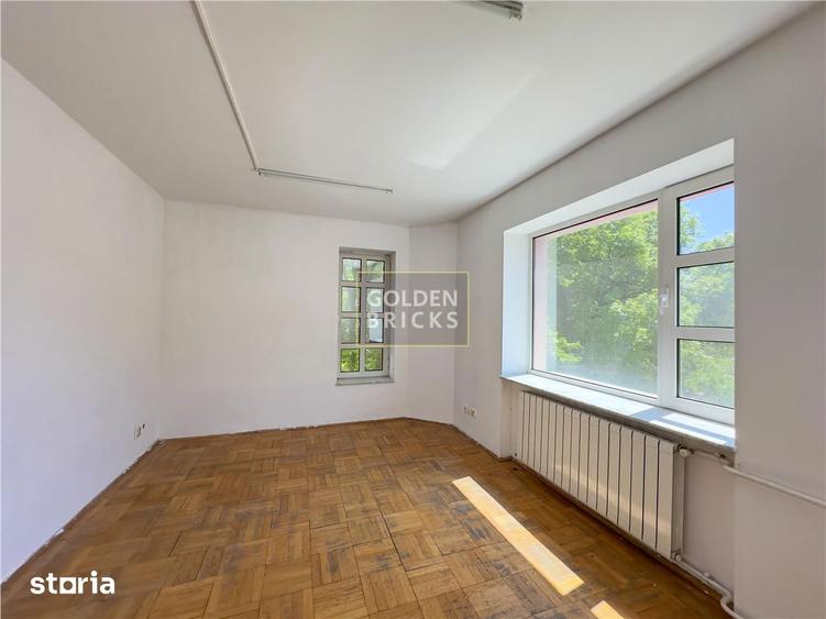Casă cu 7 camere cu Teren 300 Mp în Băneasa