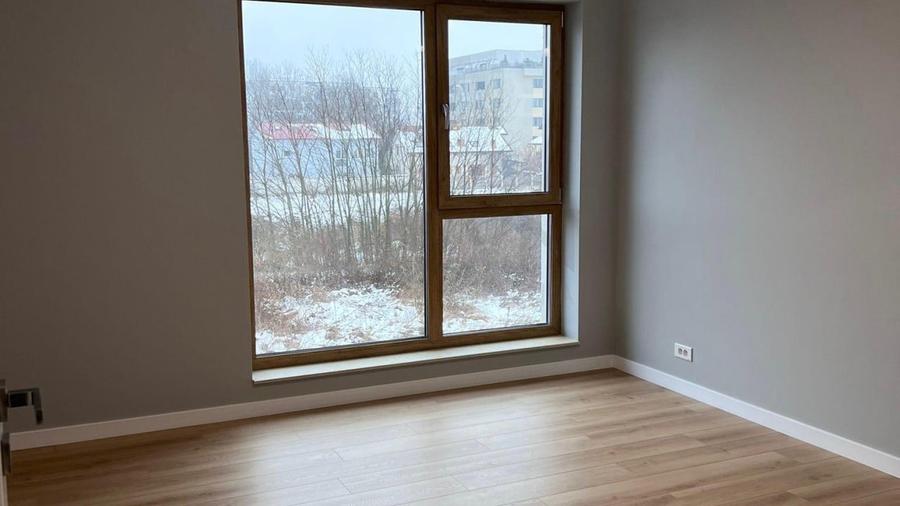 Apartament cu 2 camere decomandat în Sisești