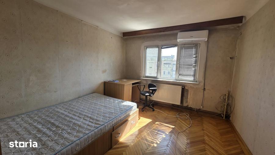 Apartament cu 4 camere decomandat în 1 Mai