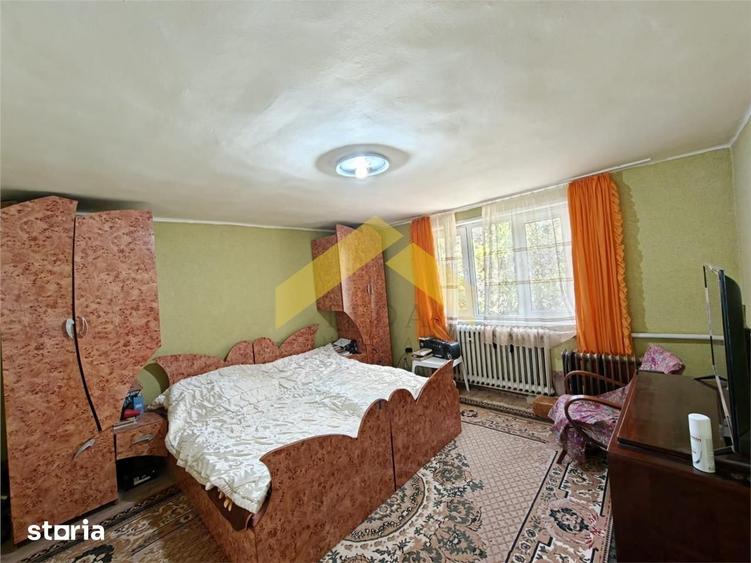 Casă cu 4 camere cu Teren 2000 Mp în Cuiaș