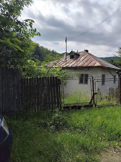 Casă cu 3 camere cu Teren 2600 Mp în Posești