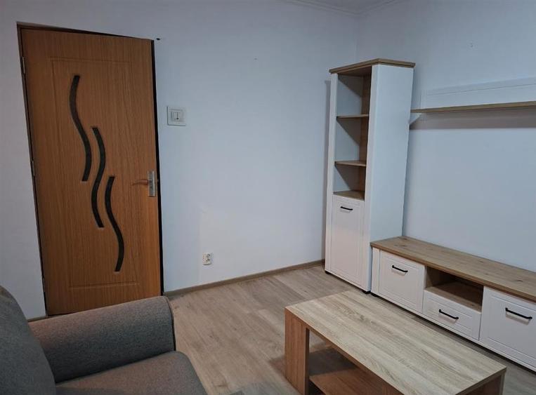 Apartament cu 2 camere decomandat în Podu Roș
