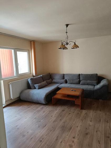 Apartament cu 2 camere decomandat în Calea Moldovei