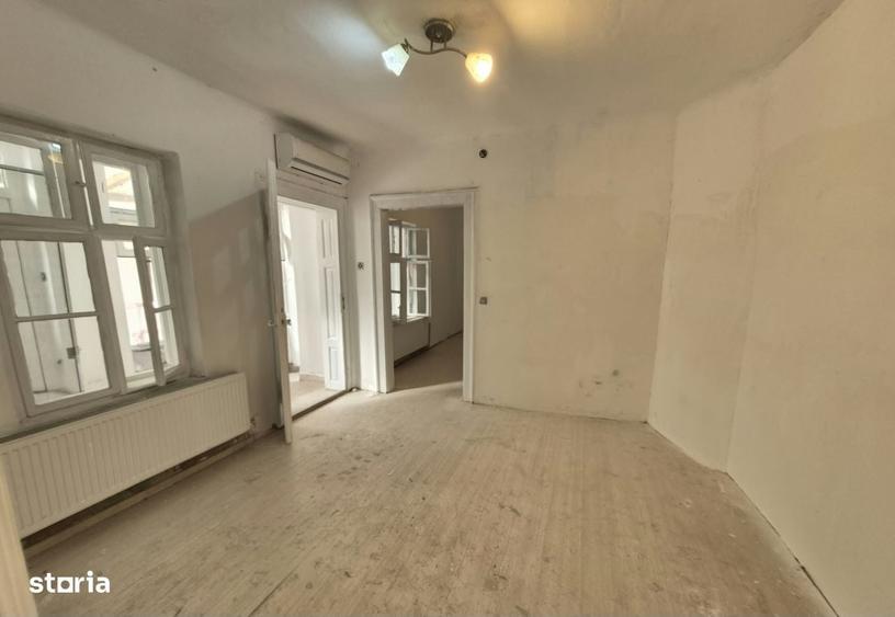 Casă cu 3 camere în Central