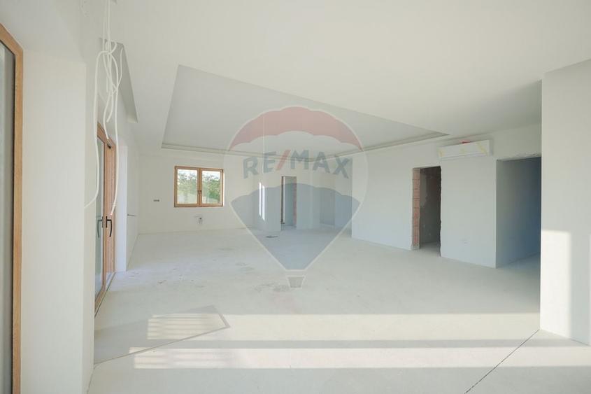 Casă individuală cu 6 camere cu Teren 700 Mp în Dealuri Oradea