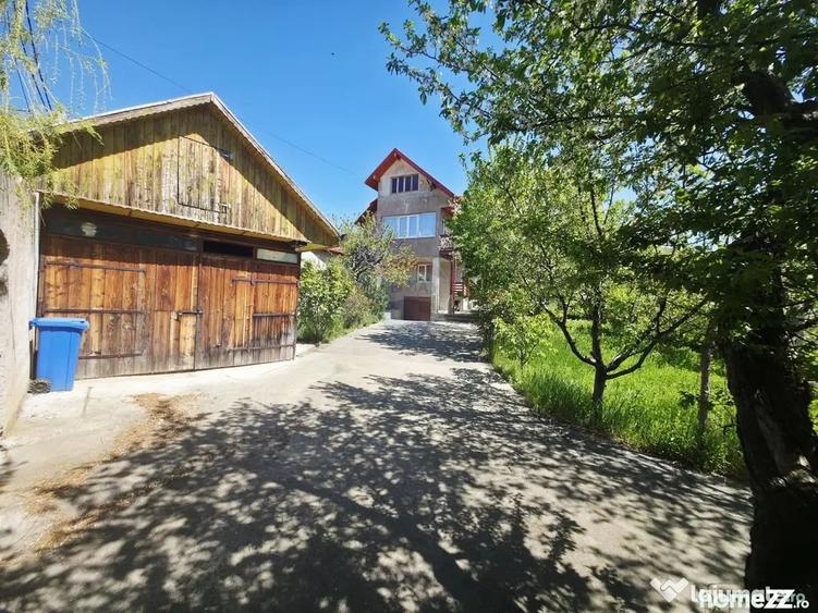 Casă cu 6 camere cu Teren 1263 Mp în Dărmănești