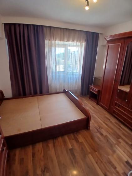 Apartament cu 2 camere decomandat în Trocadero