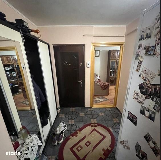 Apartament cu 2 camere decomandat în Nicolina