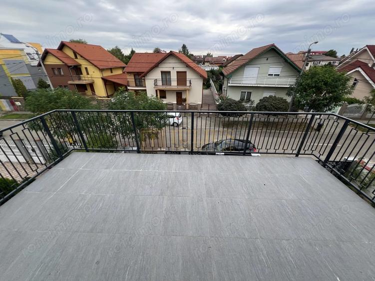 Casă cu 5 camere cu Canalizare în Lunei