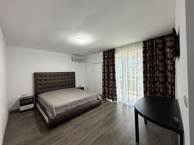 Casă cu 4 camere în Roșu