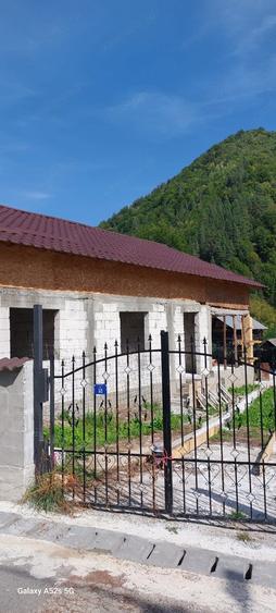 Casă cu 4 camere în Ciungetu