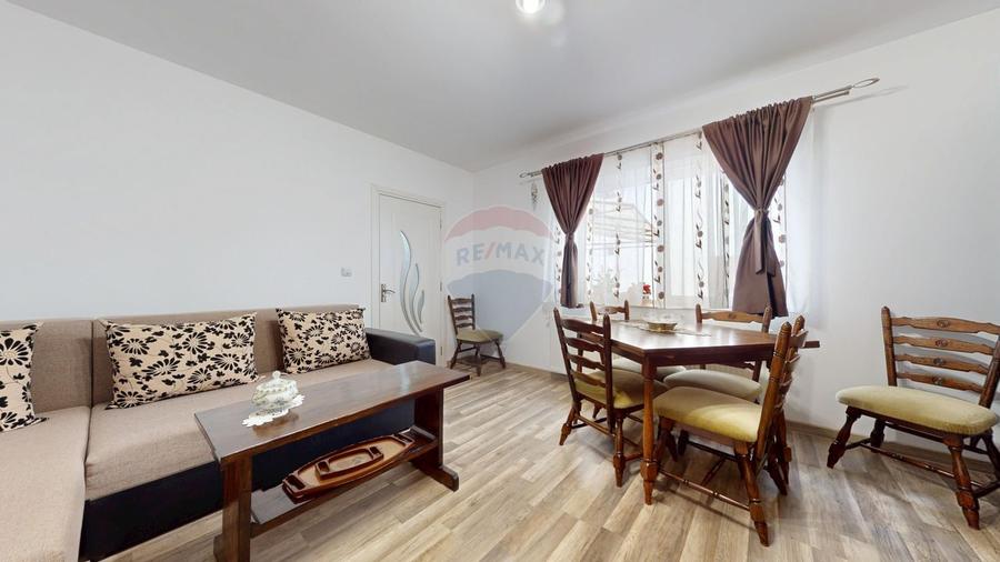 Casă individuală cu 4 camere cu Teren 1004 Mp în Hărman