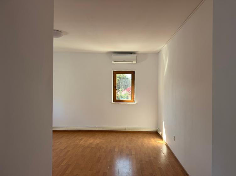 Apartament cu 3 camere decomandat în Tomis I