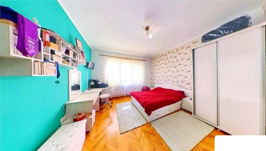 Casă cu 4 camere în Unirii