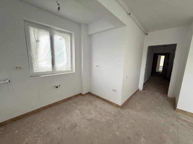 Apartament cu 3 camere decomandat în Theodor Pallady