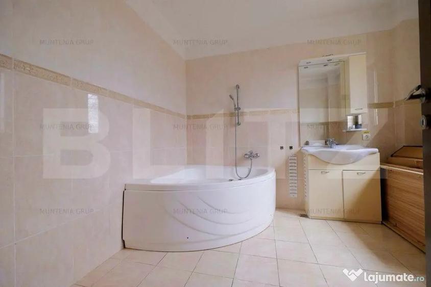 Casa P + E + M parte din duplex, 226.78 mp, 571 mp teren, z - 15