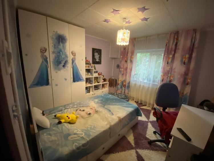 Apartament cu 3 camere decomandat, mobilat în 1 Mai