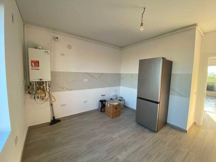 Inchiriez apartament, 2 camere decomandate si bucatarie separata, spatioase, balcon, bloc nou, gaze, 7 minute de statia de metrou, Aparatorii Patriei - 5