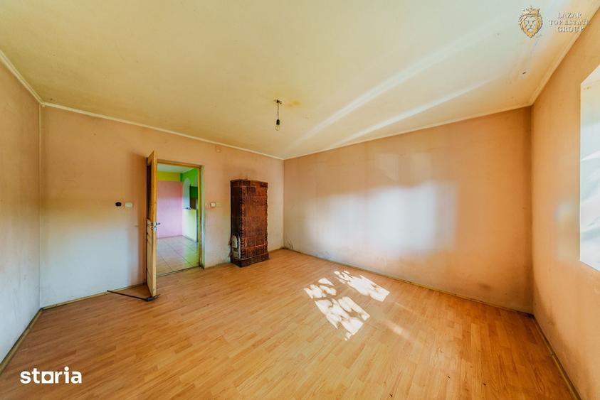 Casă cu 5 camere cu Teren 1065 Mp în Vladimirescu