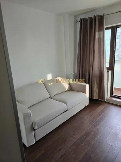 Apartament cu 4 camere semidecomandat, mobilat în Crângași
