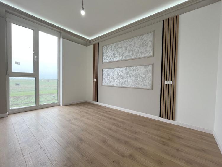 Apartament cu 3 camere semidecomandat în Torontalului