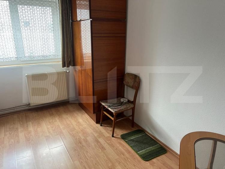 Apartament cu 3 camere decomandat, mobilat în Tractorul