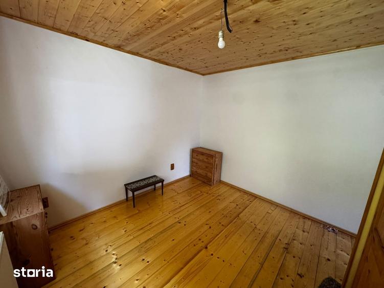 Casă cu 2 camere cu Teren 3500 Mp în Noua