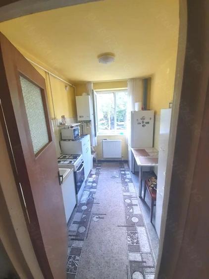 Apartament cu 3 camere semidecomandat în Tomis Nord