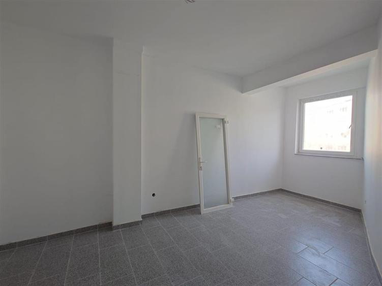 Spațiu comercial, de 211 mp, în Ultracentral