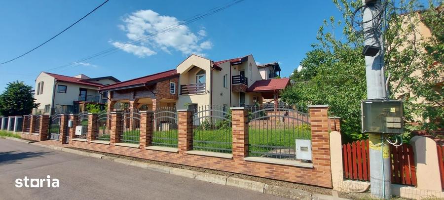 Casă cu 5 camere cu Teren 500 Mp în Bucium