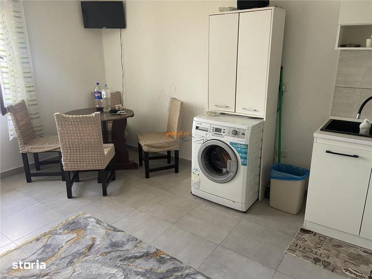 Casă cu 4 camere în Vânători