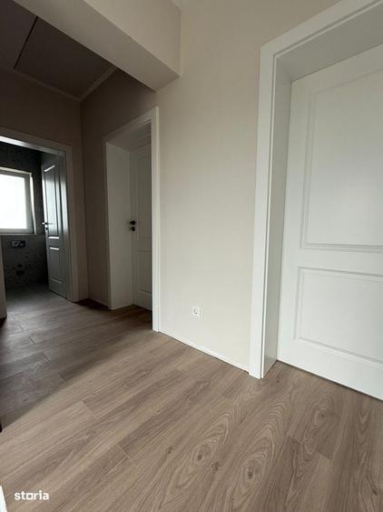 Casă cu 4 camere cu Teren 420 Mp în Valea Adâncă