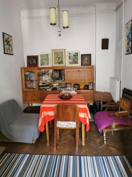 Apartament cu 4 camere nedecomandat în Eminescu