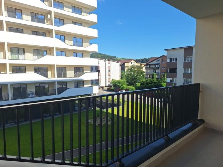 Apartament cu 2 camere semidecomandat, mobilat în Florești