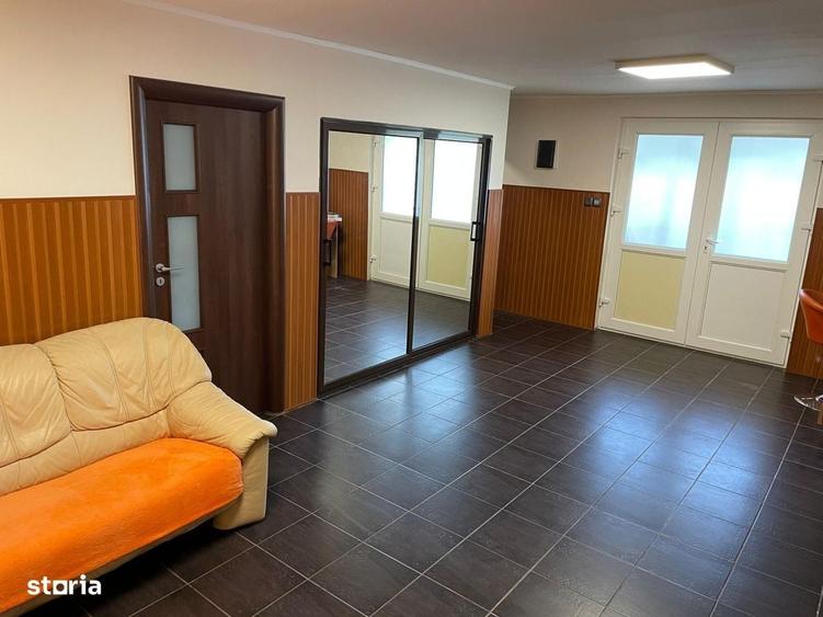 Casă cu 4 camere în Apărătorii Patriei