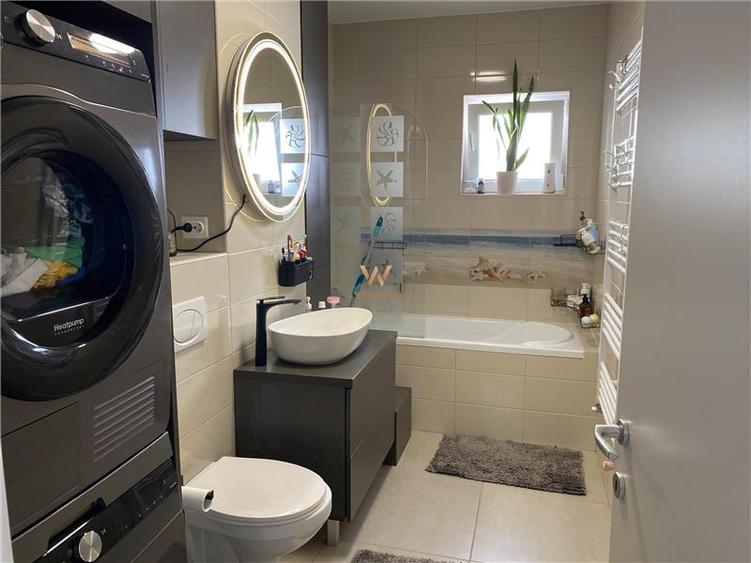Apartament cu 3 camere semidecomandat, mobilat în Turnișor