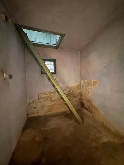 Casă cu 3 camere cu Teren 230 Mp în Central